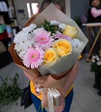 Букет цветов из:  Герберы, Розы и Хризантемы в Ново-Талицы
